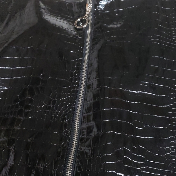 Faux-Leather Mini Skir - Picture 9 of 9